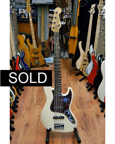 Fender American Jazz Bass V 08